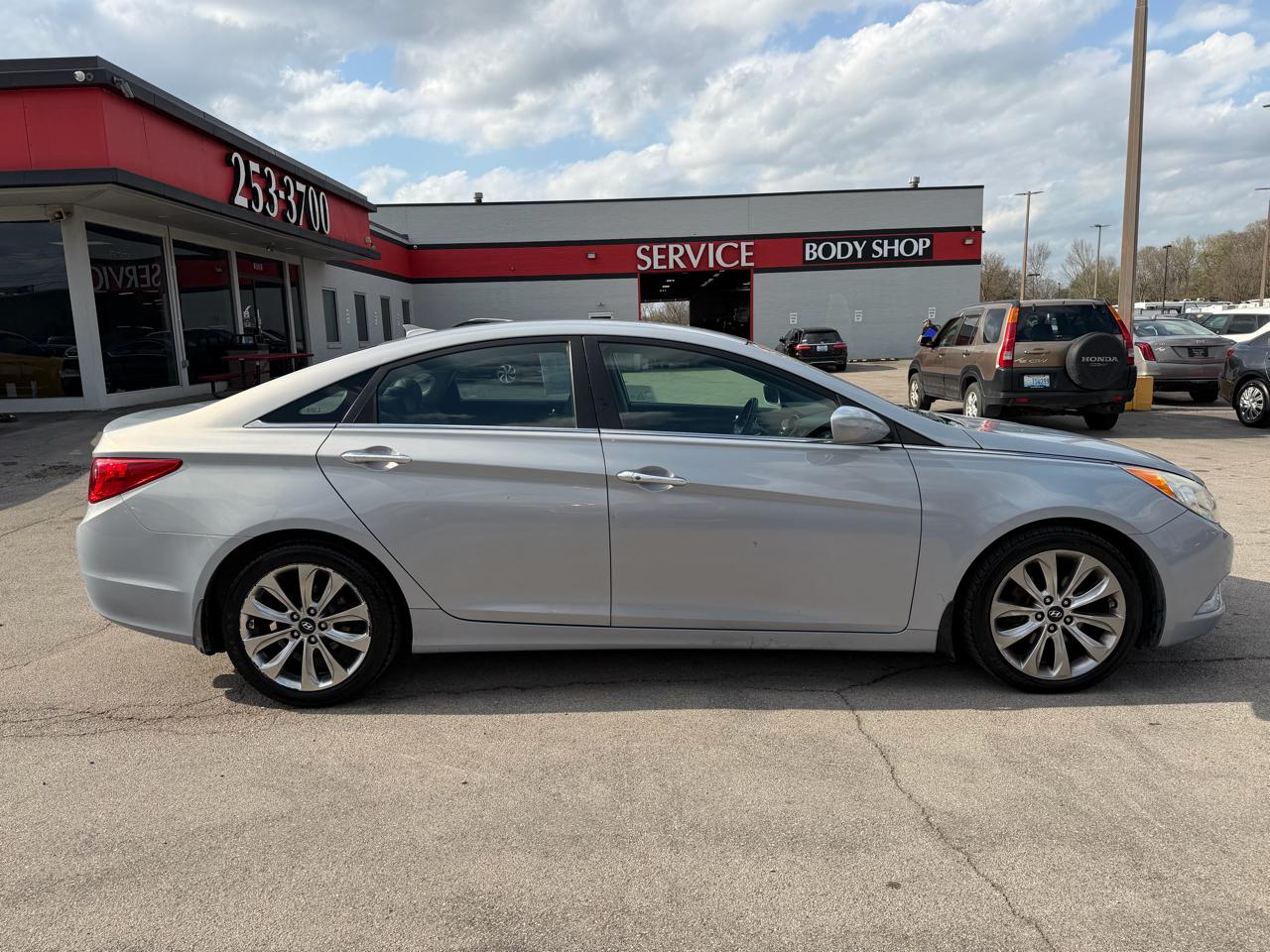 Hyundai Sonata 4dr Sdn 2.4L Auto SE 2013