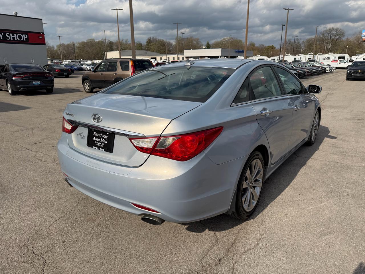 Hyundai Sonata 4dr Sdn 2.4L Auto SE 2013