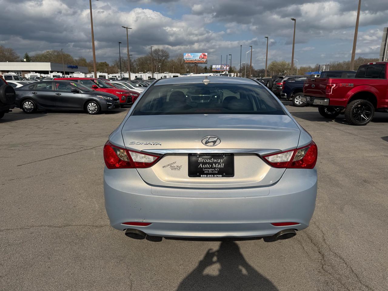 Hyundai Sonata 4dr Sdn 2.4L Auto SE 2013