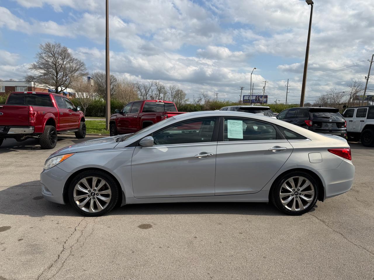 Hyundai Sonata 4dr Sdn 2.4L Auto SE 2013