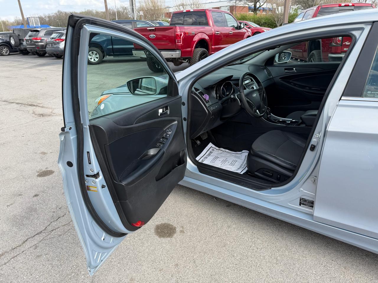 Hyundai Sonata 4dr Sdn 2.4L Auto SE 2013