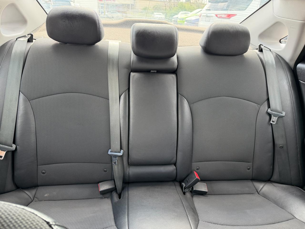 Hyundai Sonata 4dr Sdn 2.4L Auto SE 2013