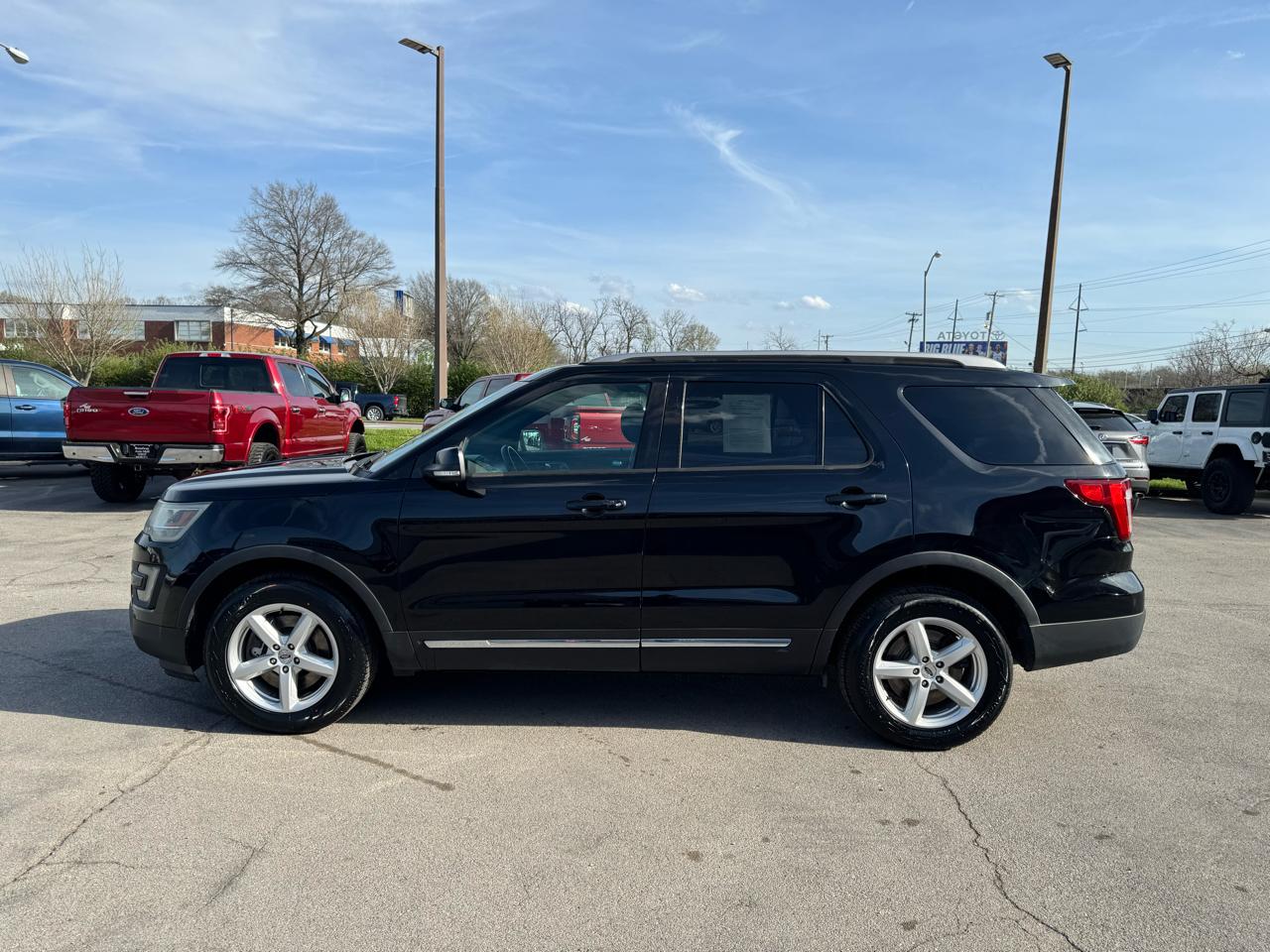 Ford Explorer 4WD 4dr XLT 2016