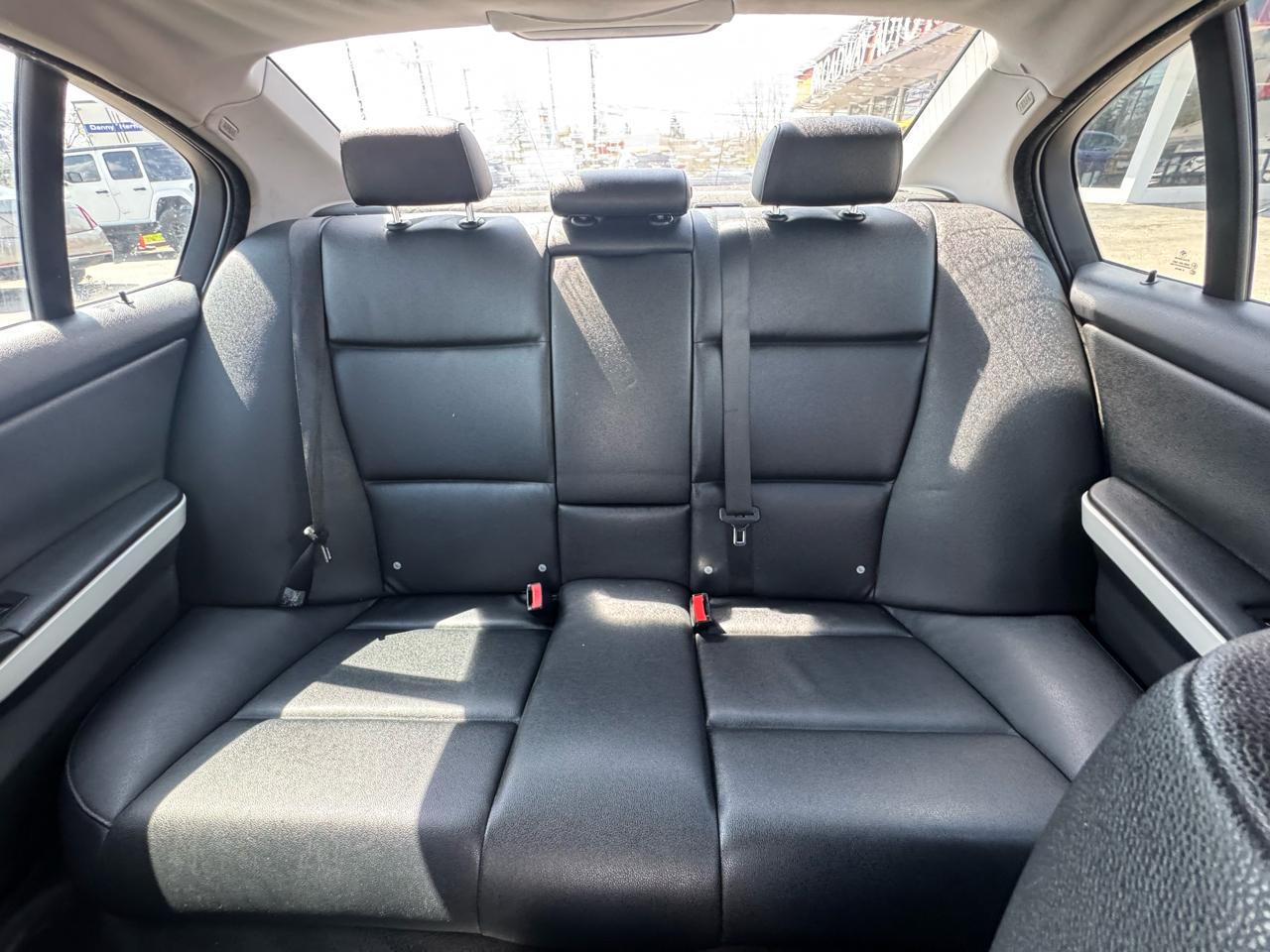 BMW 3 Series 4dr Sdn 328i RWD SULEV 2008