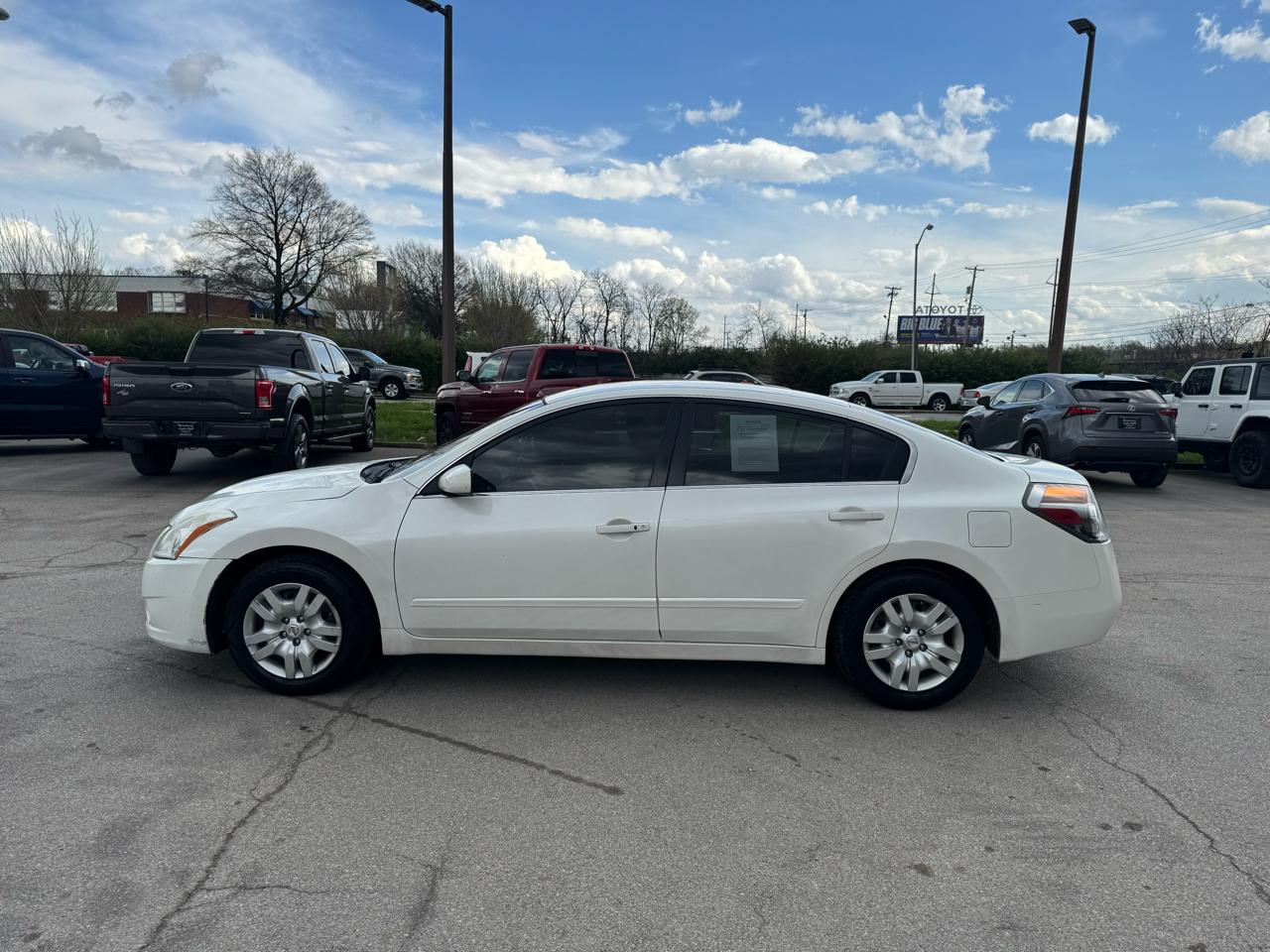 Nissan Altima 4dr Sdn I4 CVT 2.5 S 2012