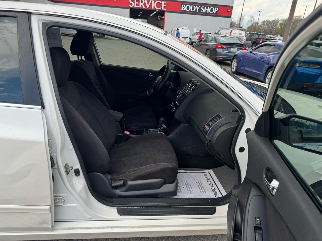 Nissan Altima 4dr Sdn I4 CVT 2.5 S 2012