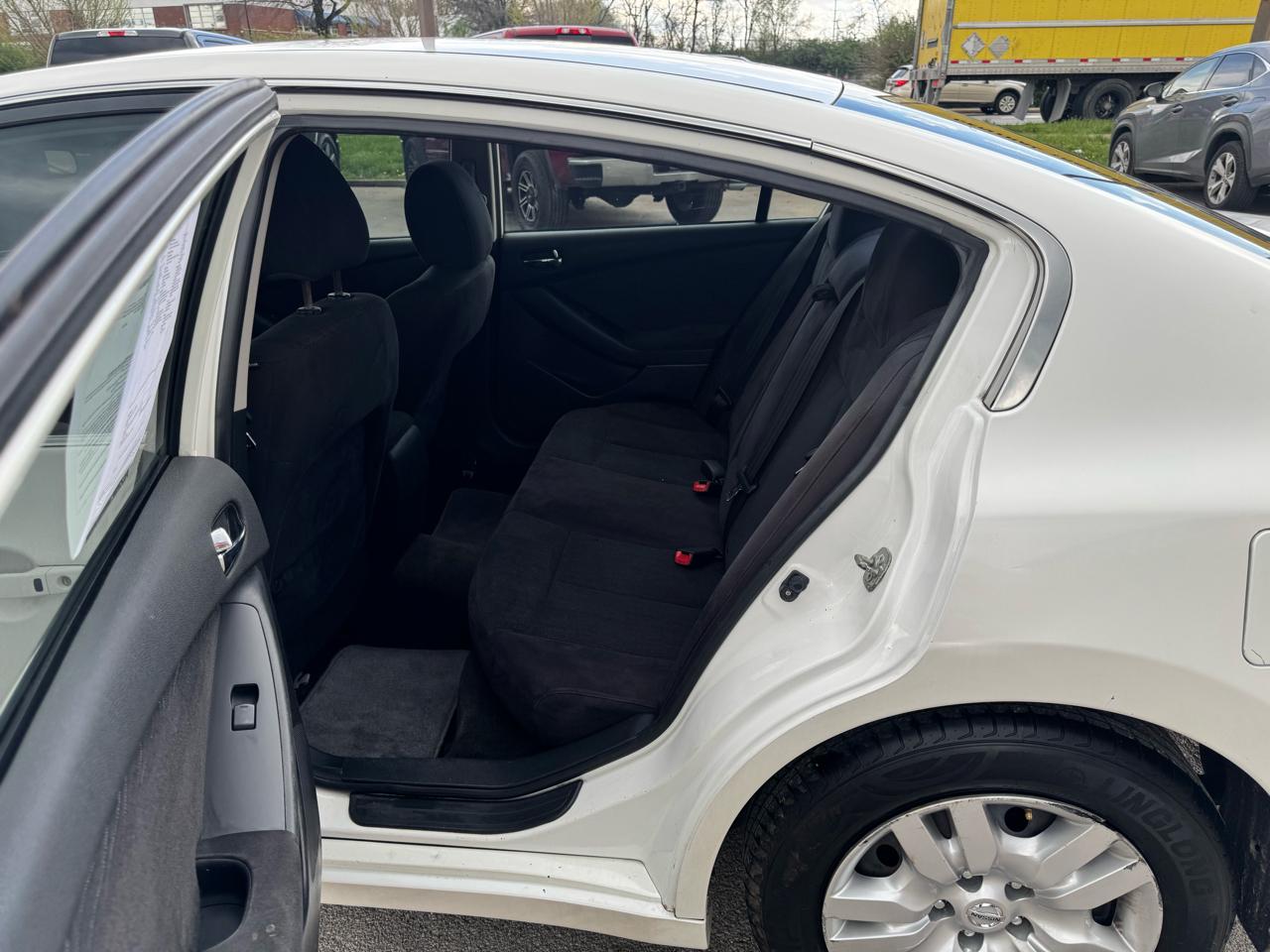 Nissan Altima 4dr Sdn I4 CVT 2.5 S 2012