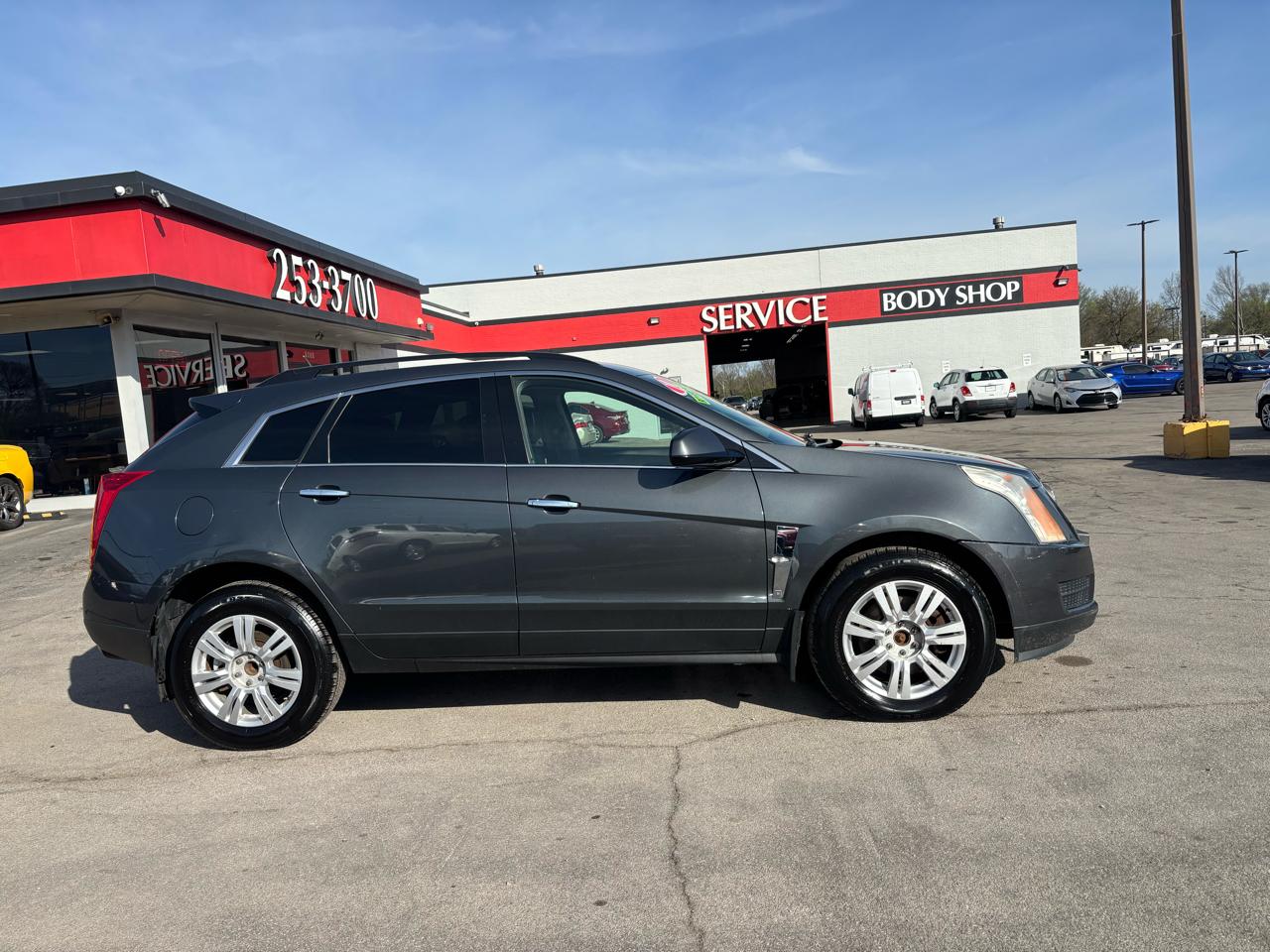 Cadillac SRX FWD 4dr Base 2010