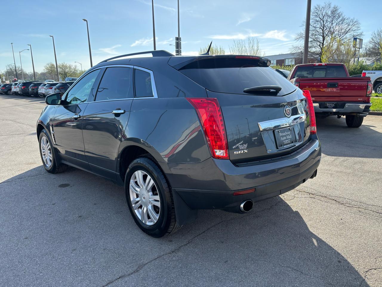Cadillac SRX FWD 4dr Base 2010