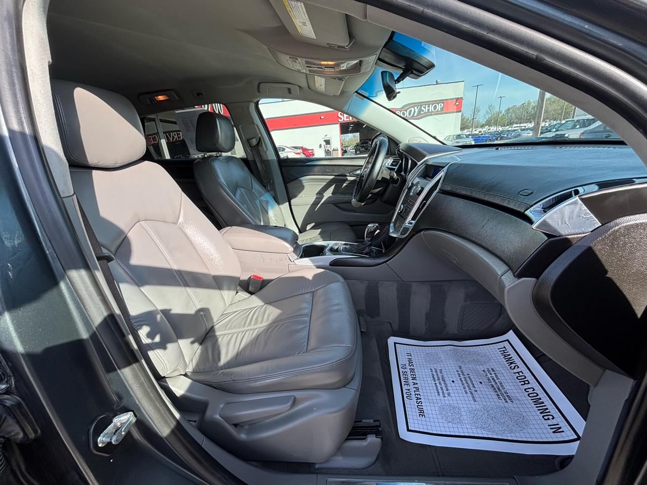 Cadillac SRX FWD 4dr Base 2010