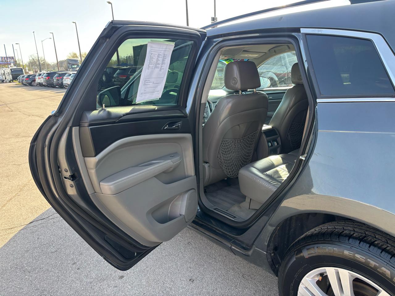 Cadillac SRX FWD 4dr Base 2010