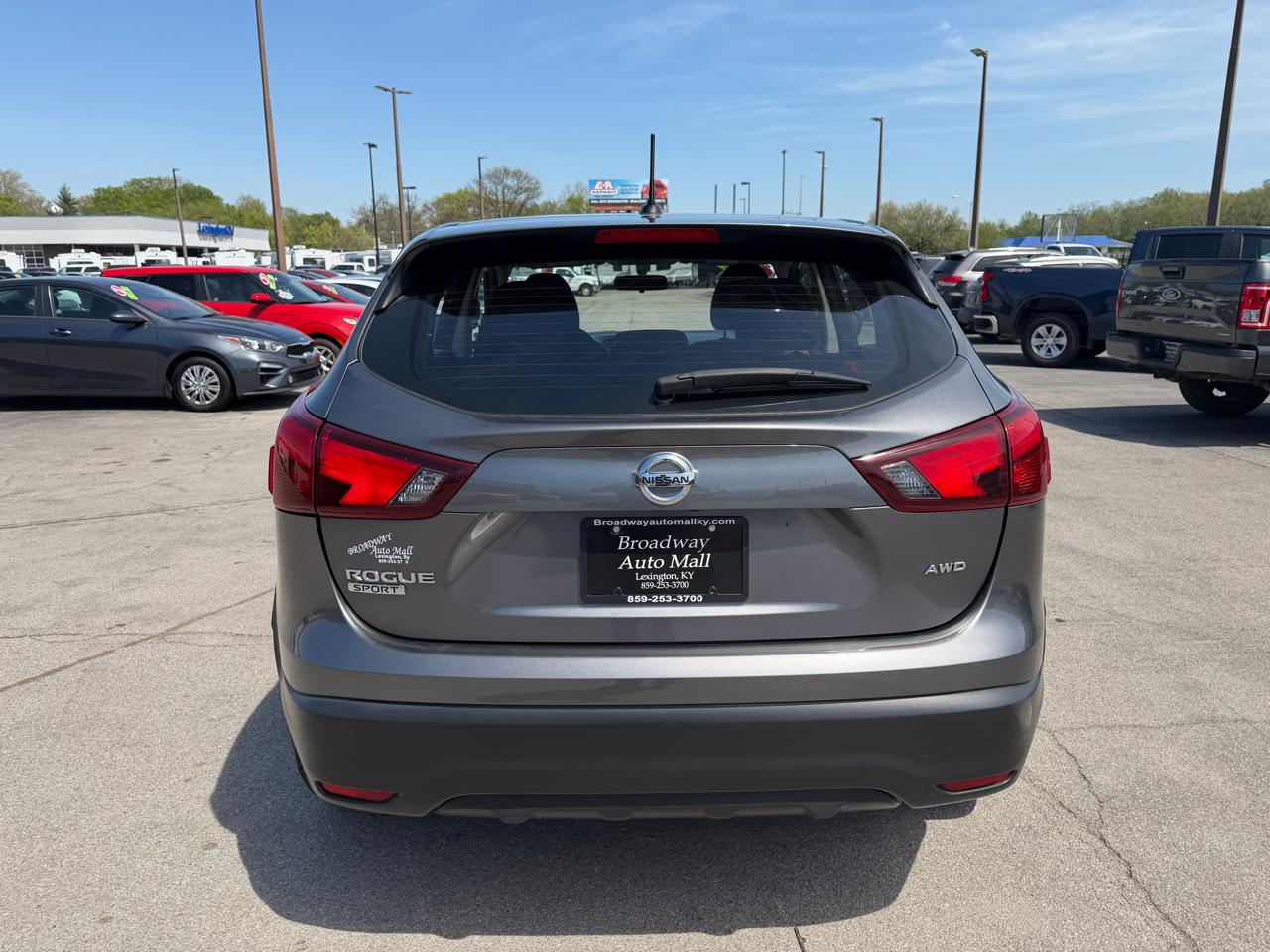 Nissan Rogue Sport S 2019