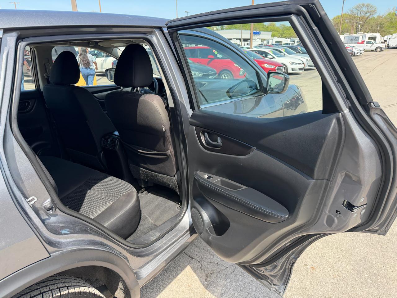 Nissan Rogue Sport S 2019