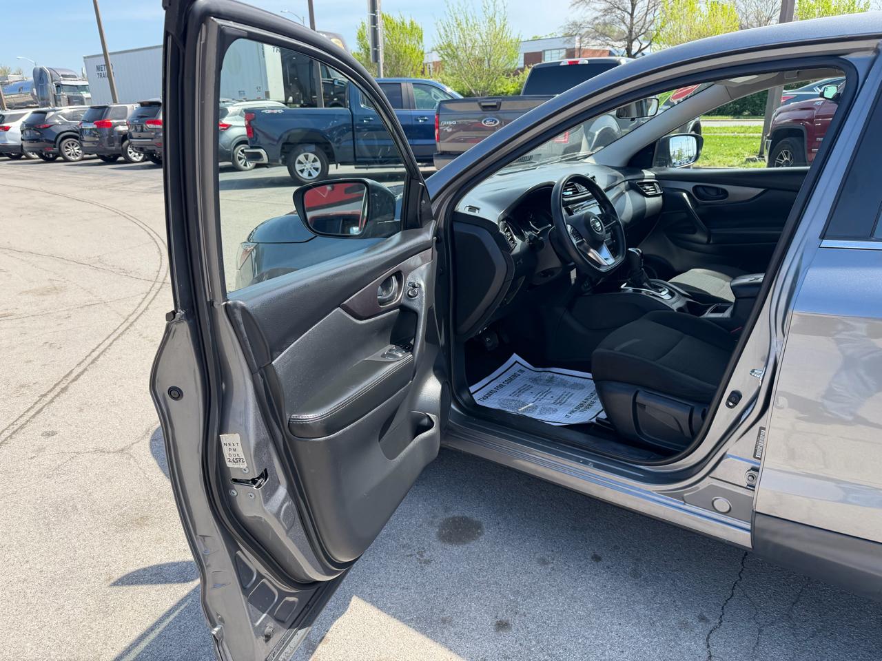 Nissan Rogue Sport S 2019