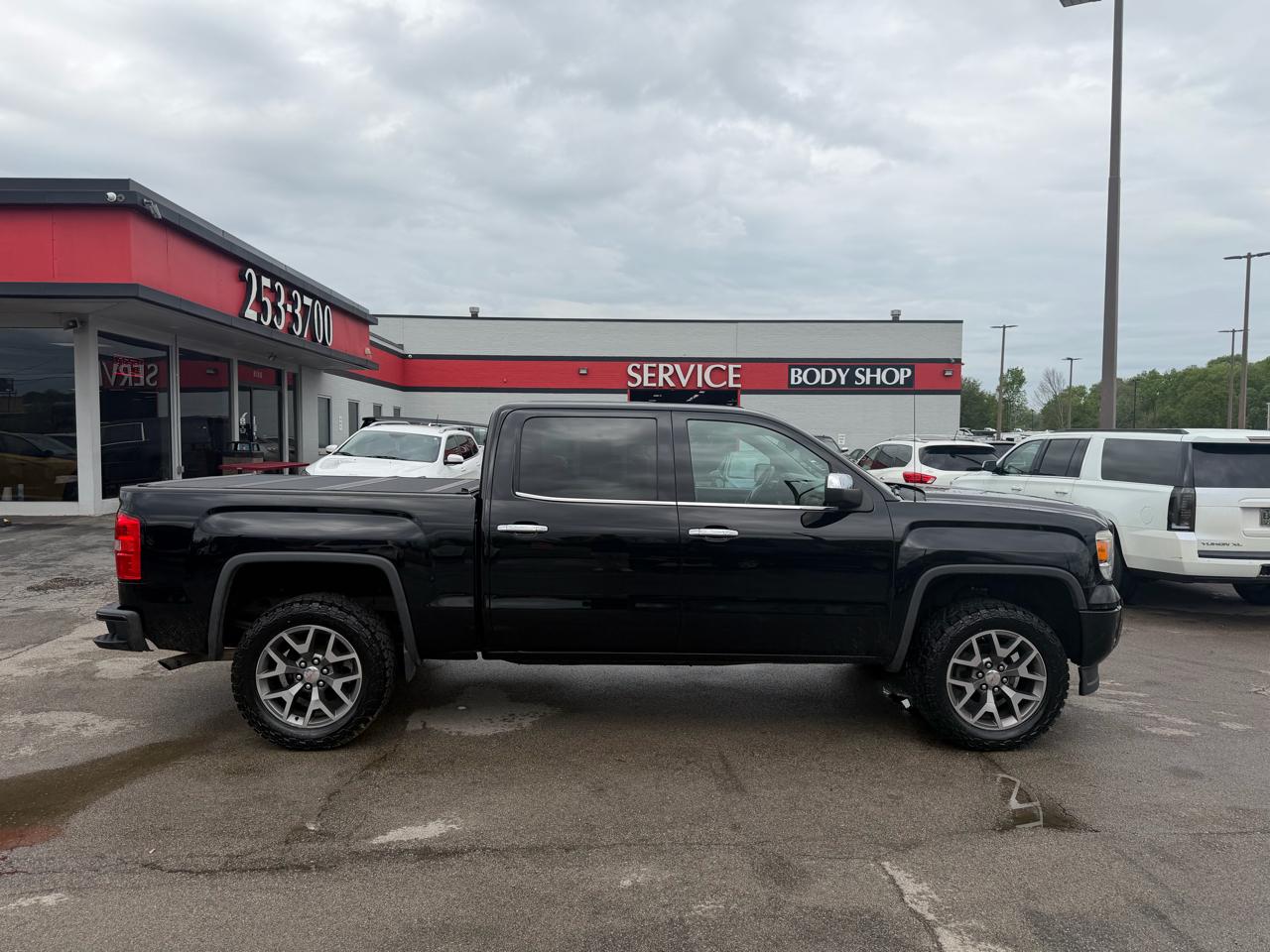 GMC Sierra 1500 4WD Crew Cab 143.5" SLT 2015