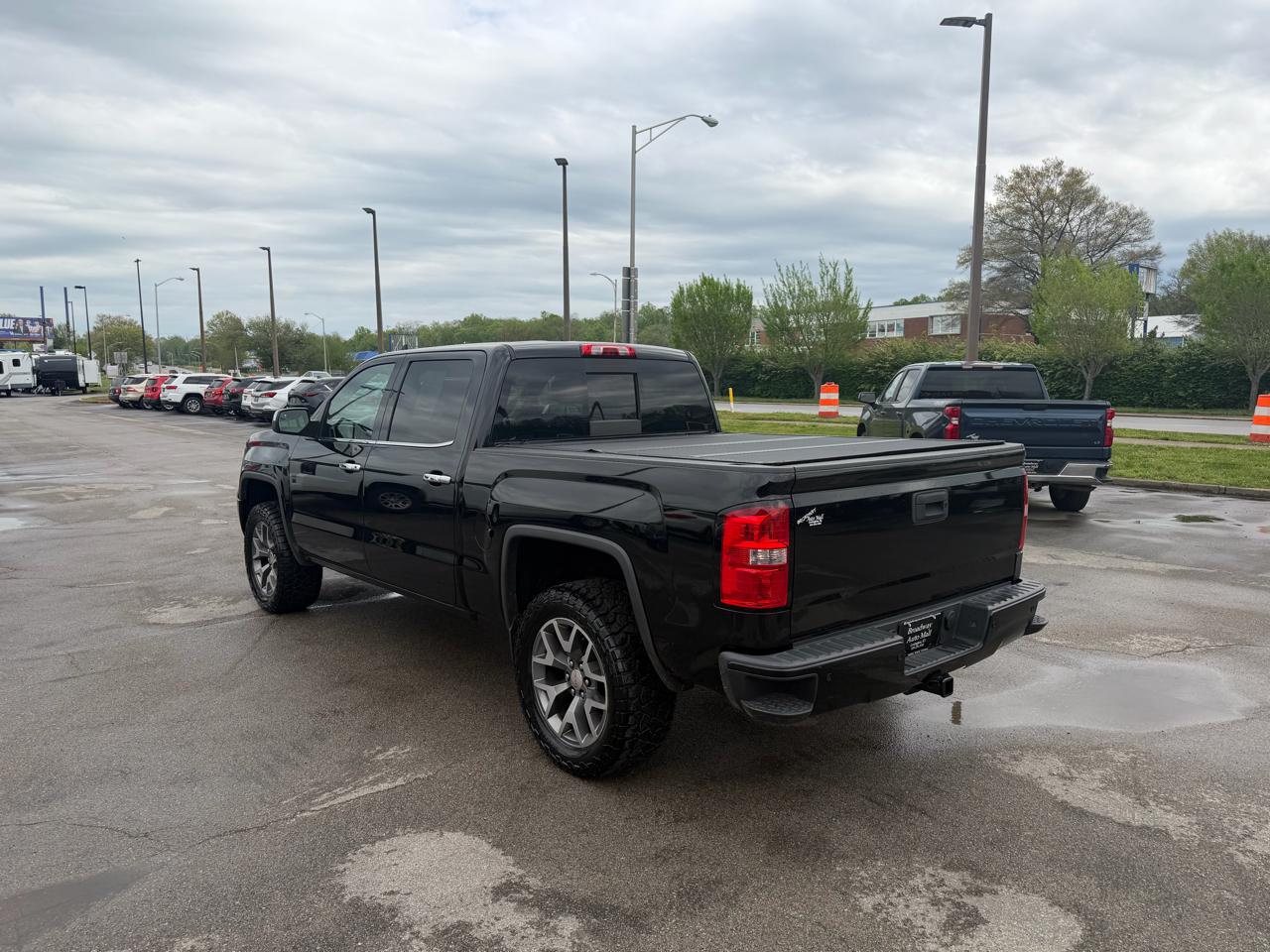 GMC Sierra 1500 4WD Crew Cab 143.5" SLT 2015