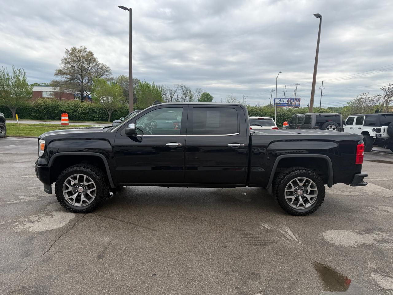 GMC Sierra 1500 4WD Crew Cab 143.5" SLT 2015