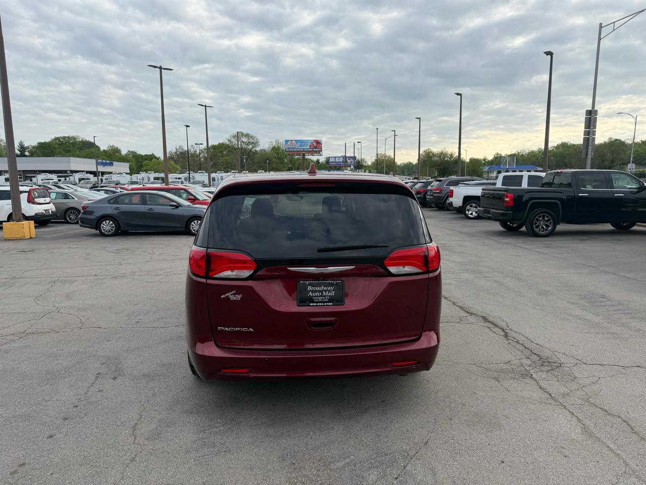 Chrysler Pacifica Touring FWD 2017