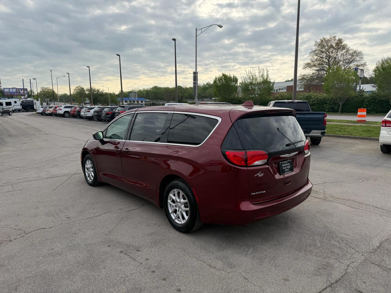 Chrysler Pacifica Touring FWD 2017