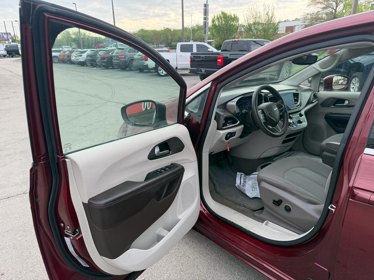 Chrysler Pacifica Touring FWD 2017