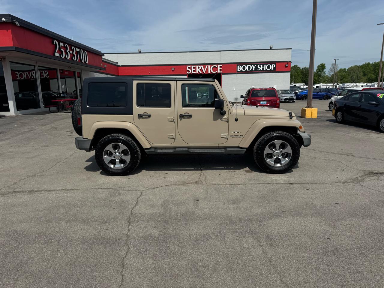 Jeep Wrangler Unlimited 4WD 4dr Sahara 2016