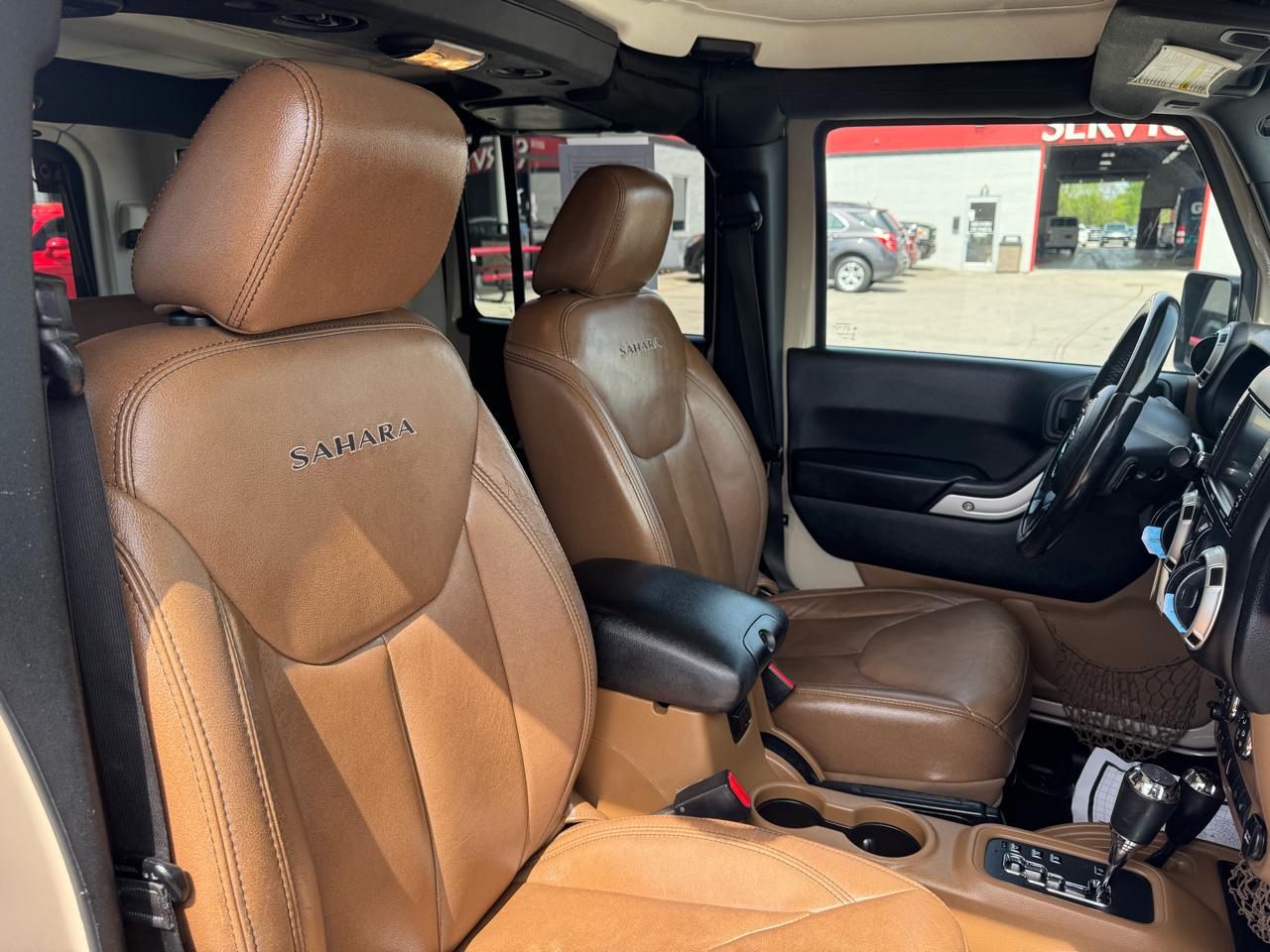 Jeep Wrangler Unlimited 4WD 4dr Sahara 2016