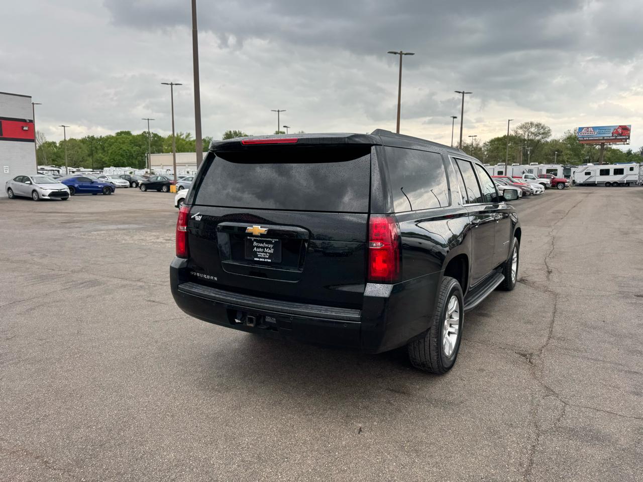 Chevrolet Suburban 4WD 4dr 1500 LT 2019