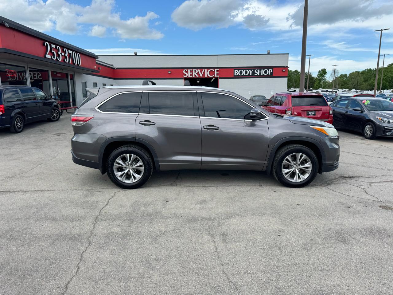 Toyota Highlander AWD 4dr V6 XLE (Natl) 2015