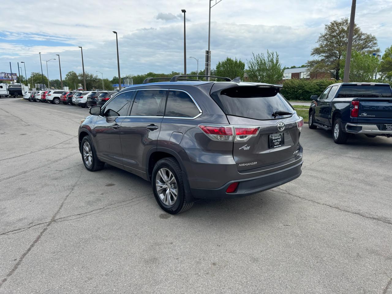 Toyota Highlander AWD 4dr V6 XLE (Natl) 2015