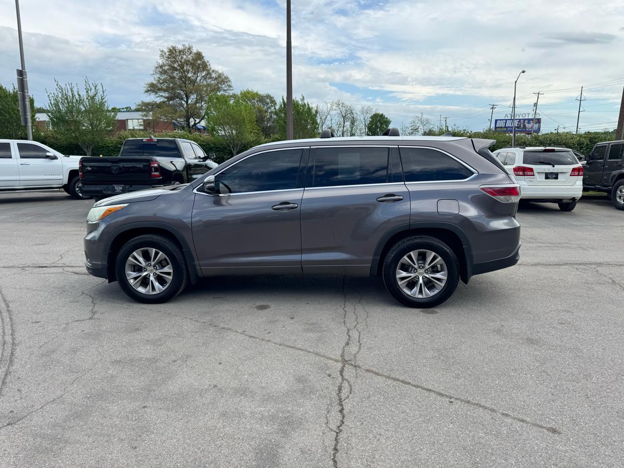 Toyota Highlander AWD 4dr V6 XLE (Natl) 2015