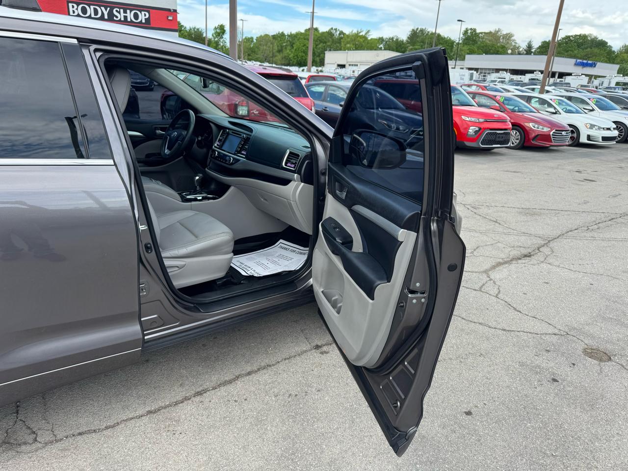 Toyota Highlander AWD 4dr V6 XLE (Natl) 2015