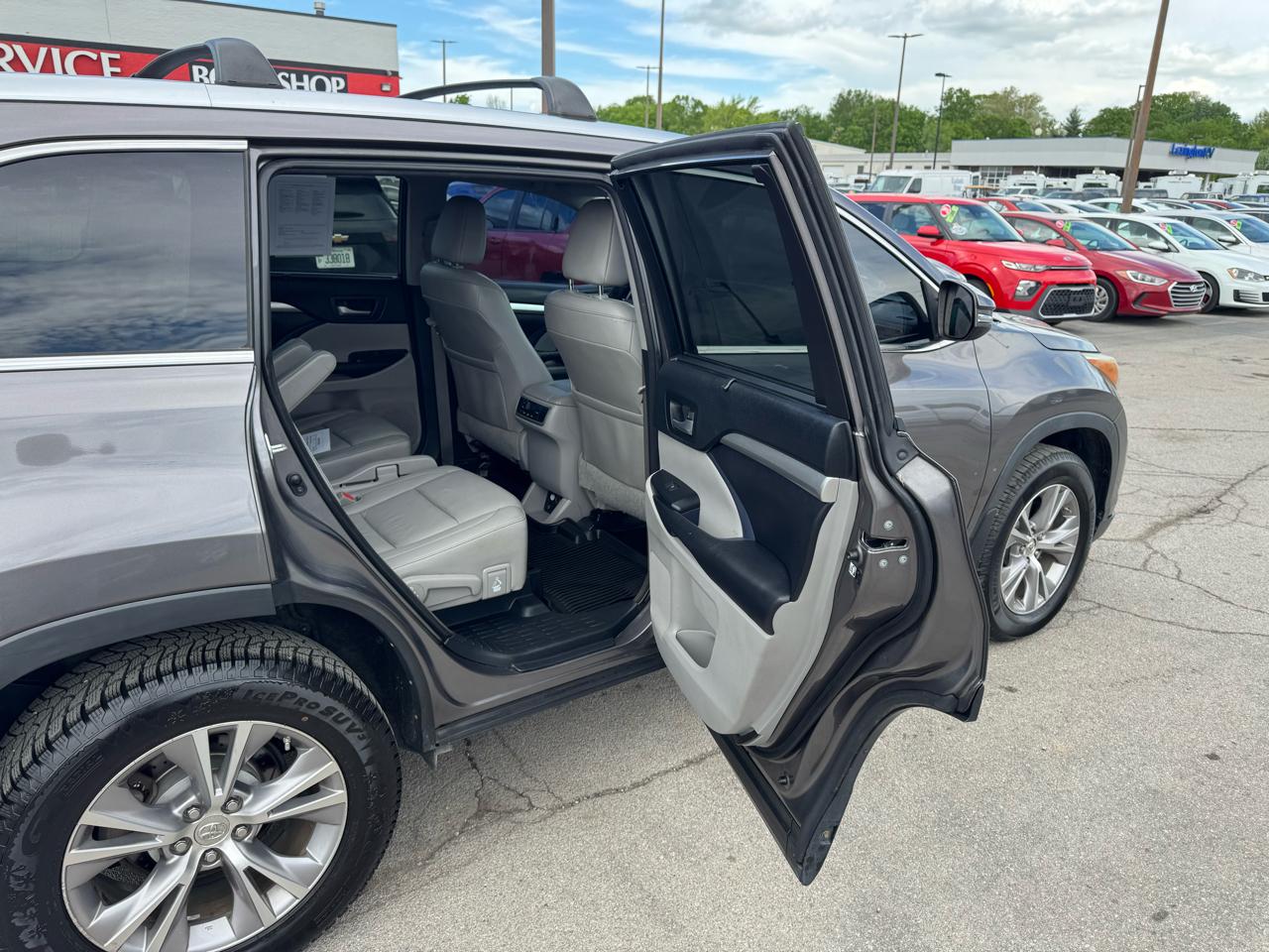 Toyota Highlander AWD 4dr V6 XLE (Natl) 2015