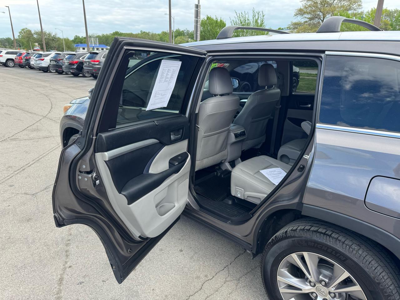 Toyota Highlander AWD 4dr V6 XLE (Natl) 2015