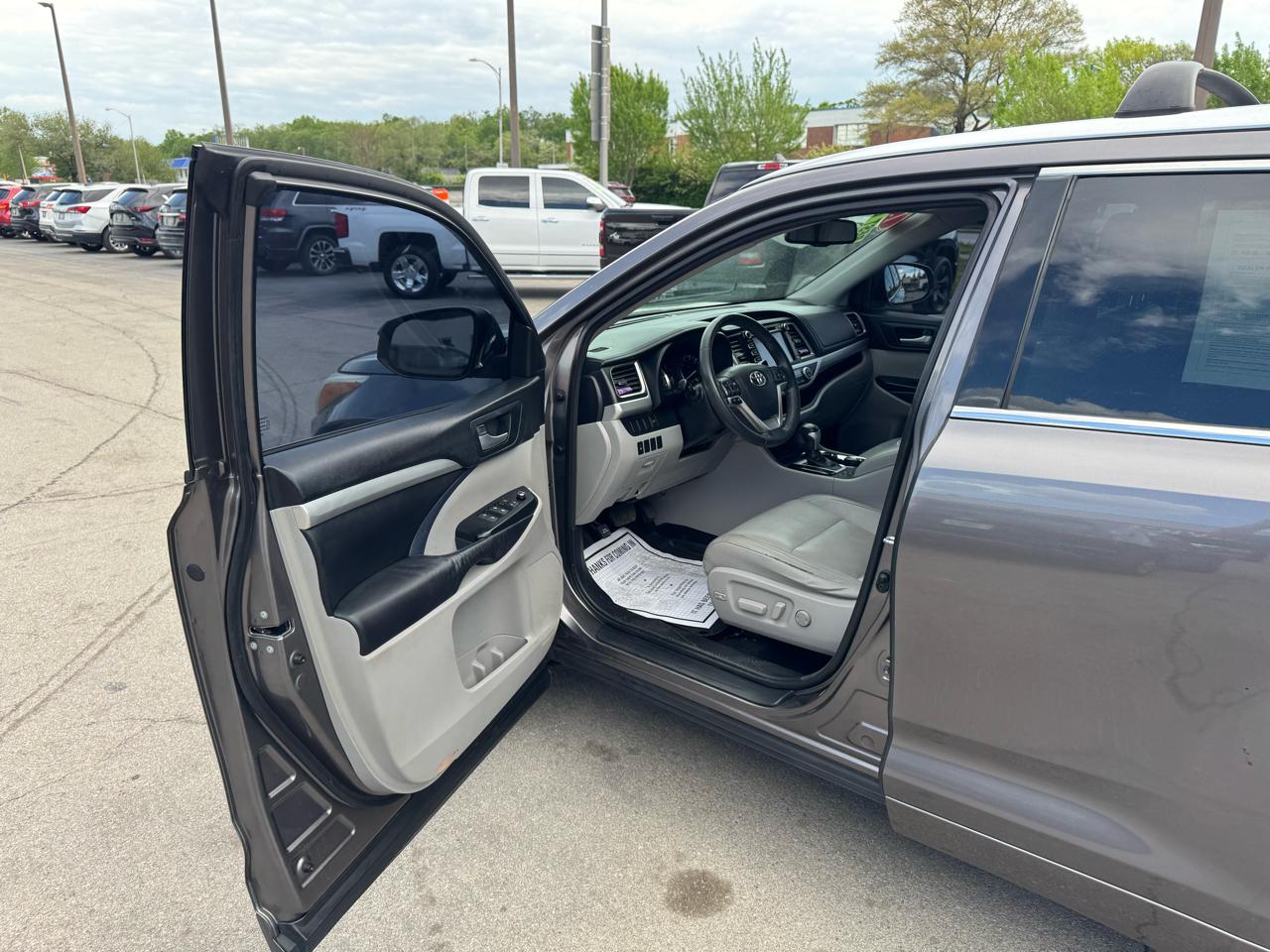 Toyota Highlander AWD 4dr V6 XLE (Natl) 2015