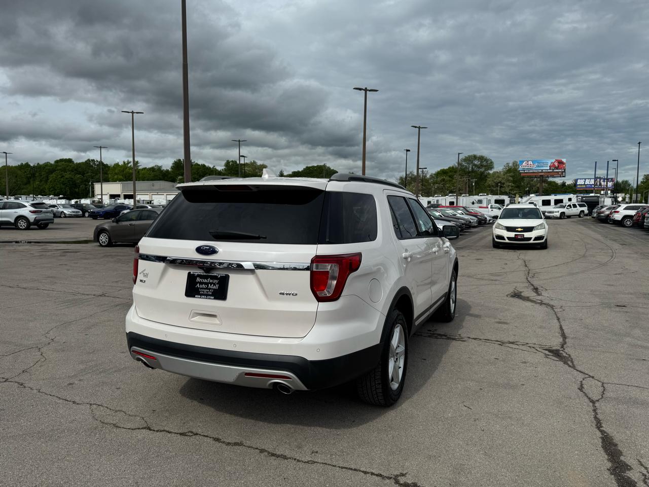 Ford Explorer 4WD 4dr XLT 2016