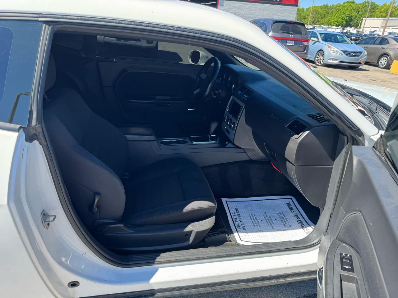 Dodge Challenger 2dr Cpe SE 2010