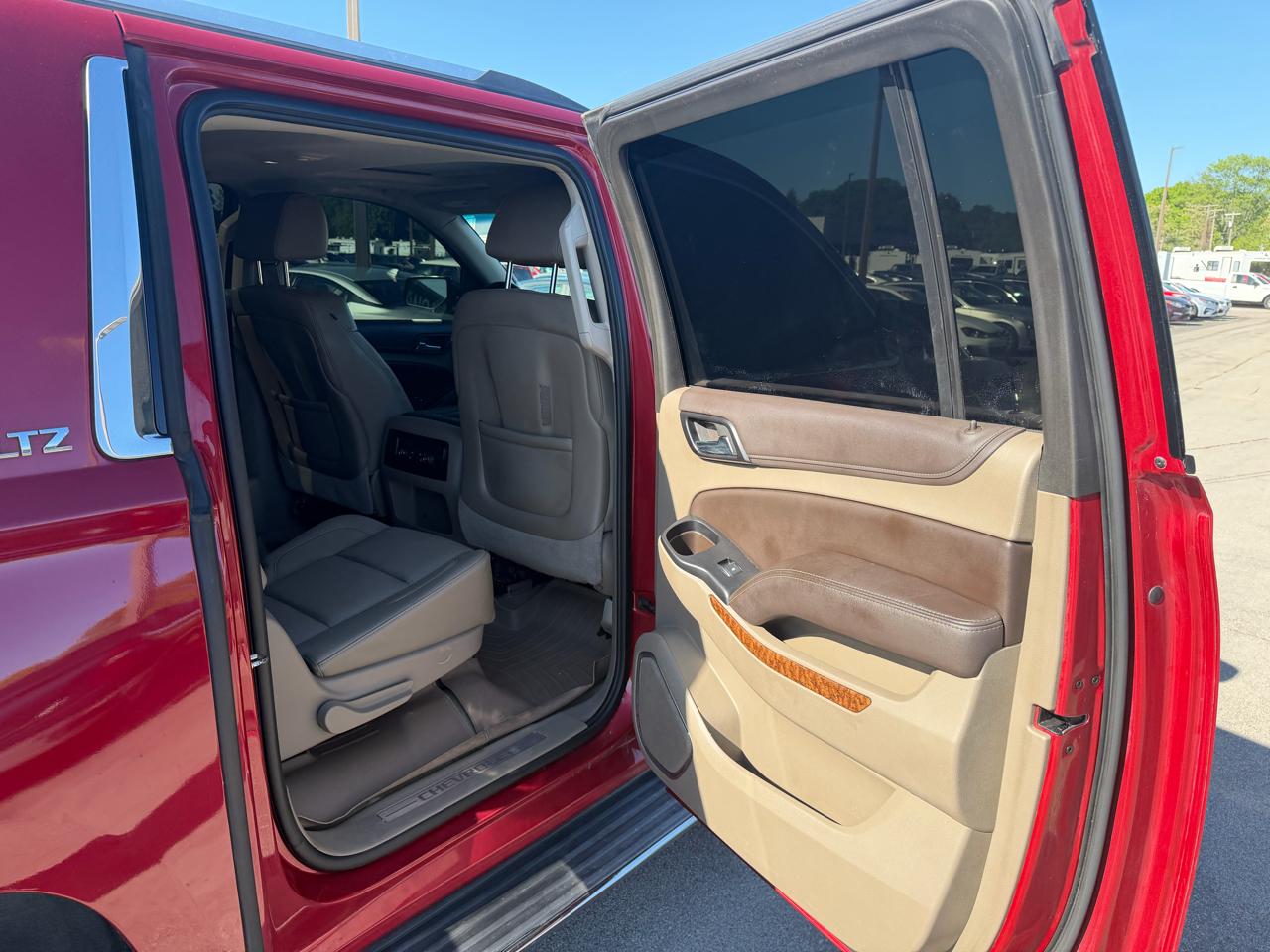 Chevrolet Suburban  2015