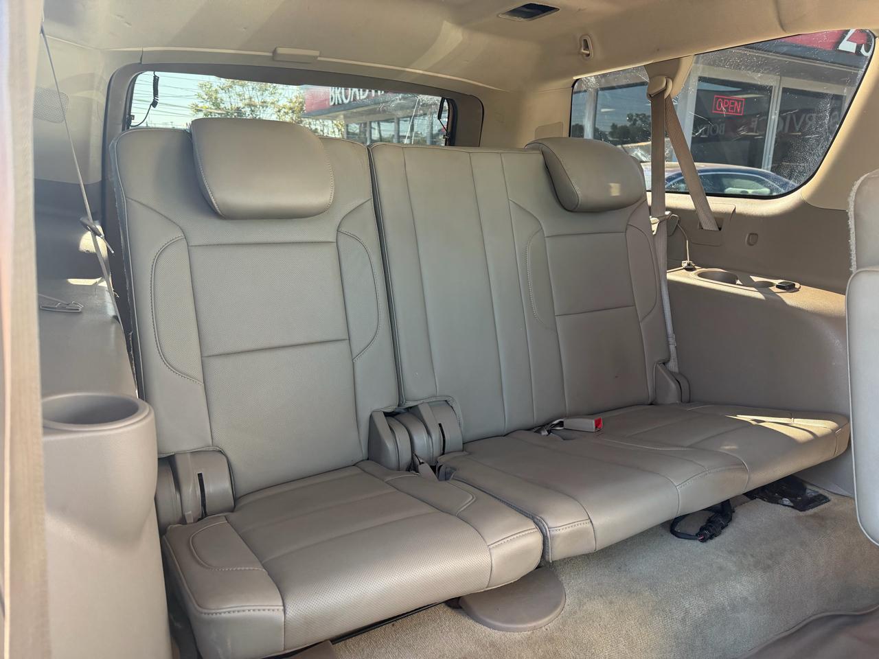 Chevrolet Suburban  2015