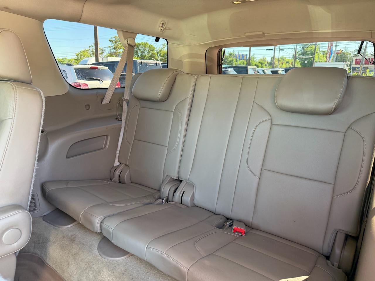 Chevrolet Suburban  2015