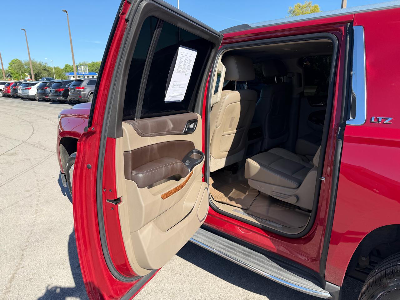 Chevrolet Suburban  2015