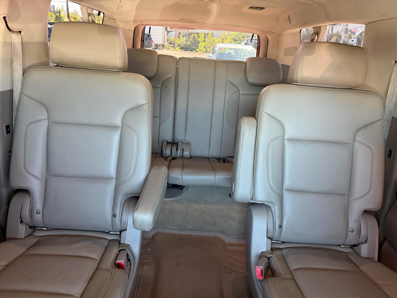 Chevrolet Suburban  2015