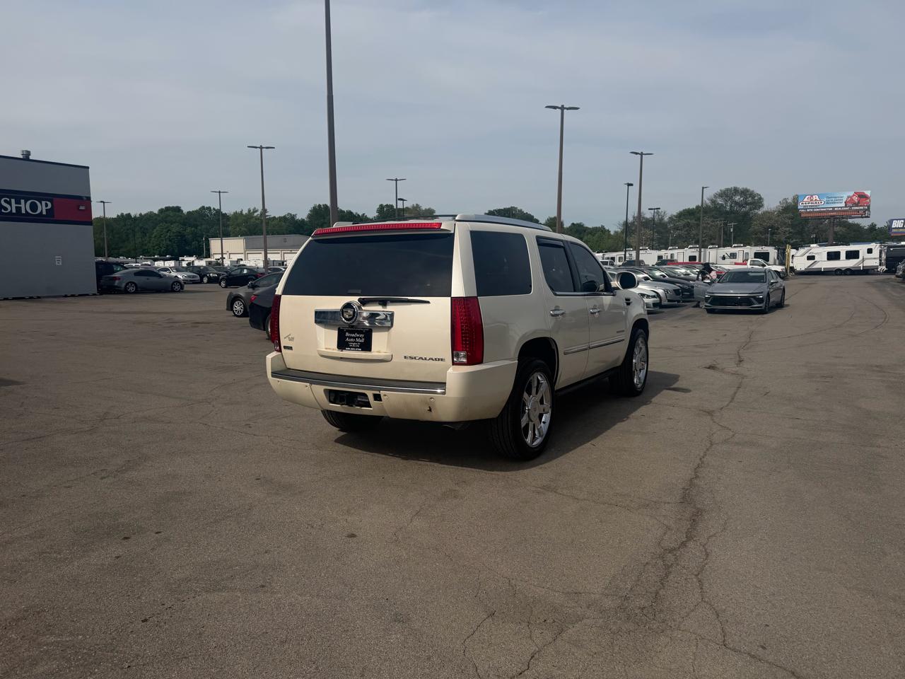 Cadillac Escalade AWD 4dr Premium 2010