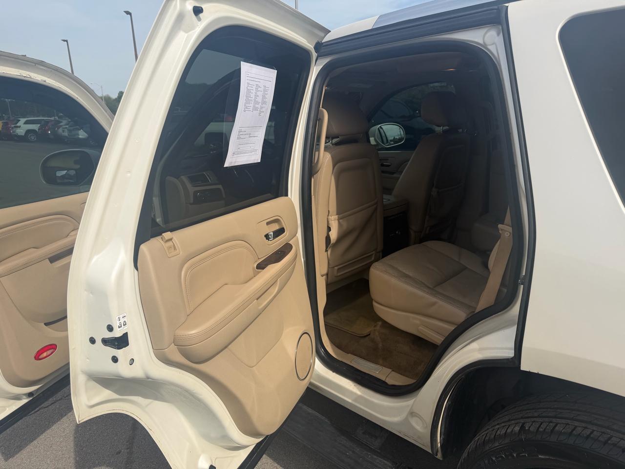 Cadillac Escalade AWD 4dr Premium 2010