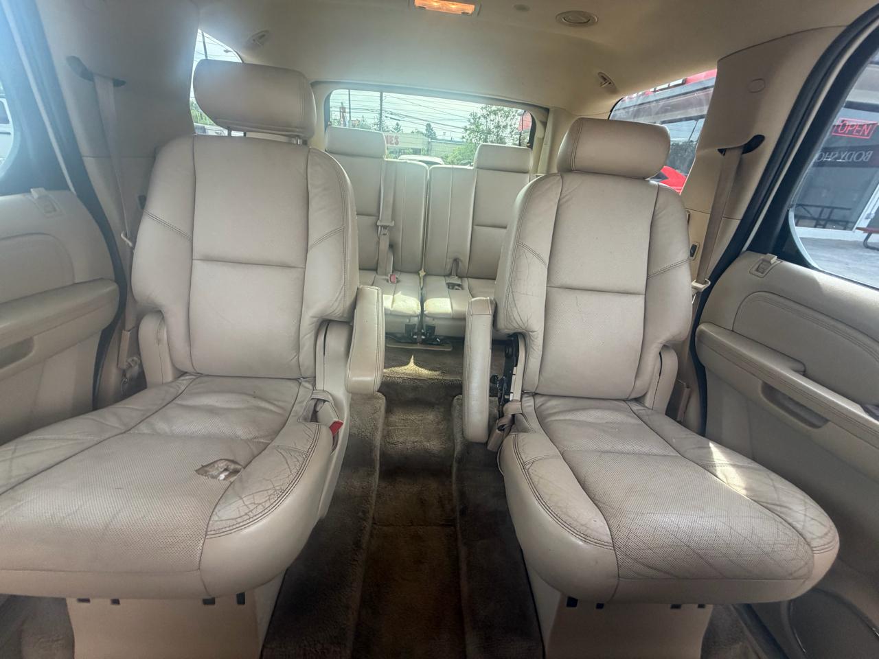 Cadillac Escalade AWD 4dr Premium 2010