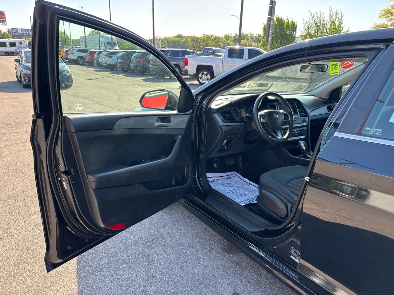 Hyundai Sonata SE 2.4L 2019