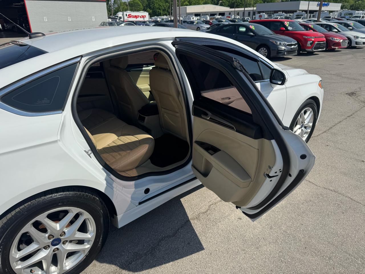 Ford Fusion 4dr Sdn SE FWD 2016