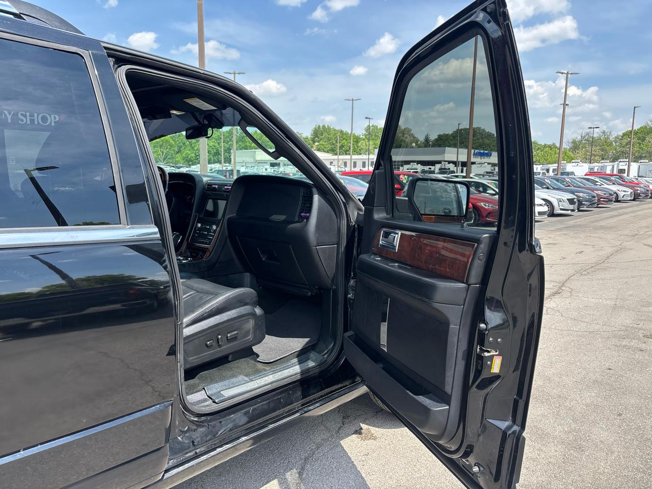 Lincoln Navigator 4WD 4dr Select 2016