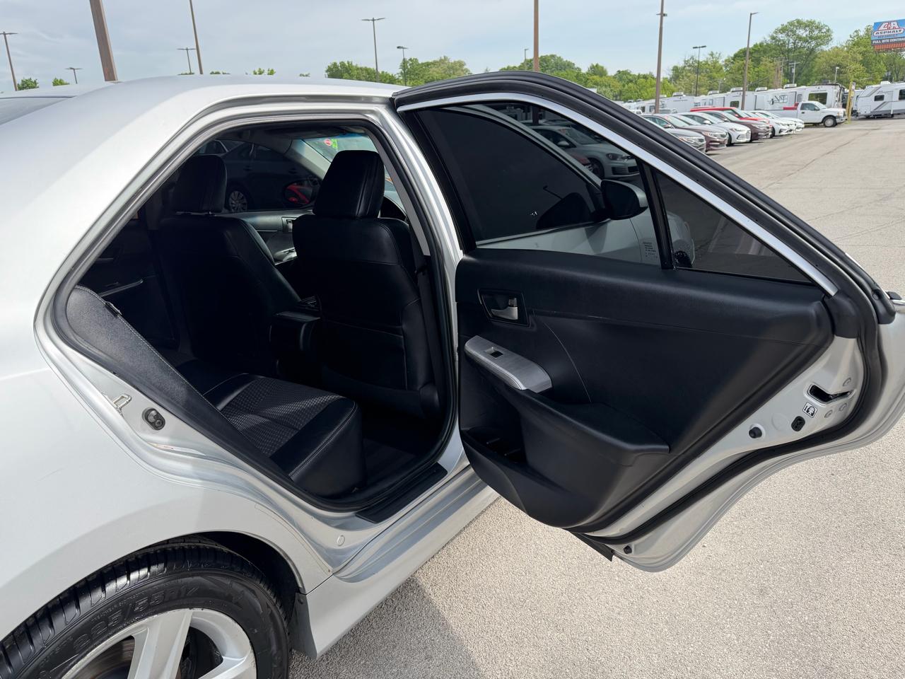 Toyota Camry SE 2014