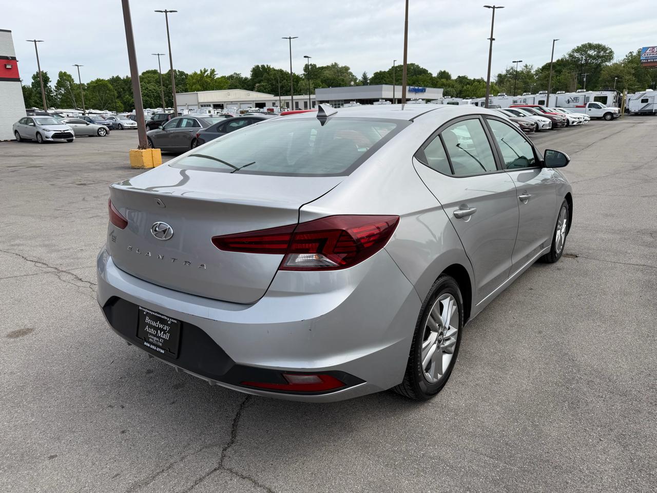 Hyundai Elantra SEL 2020