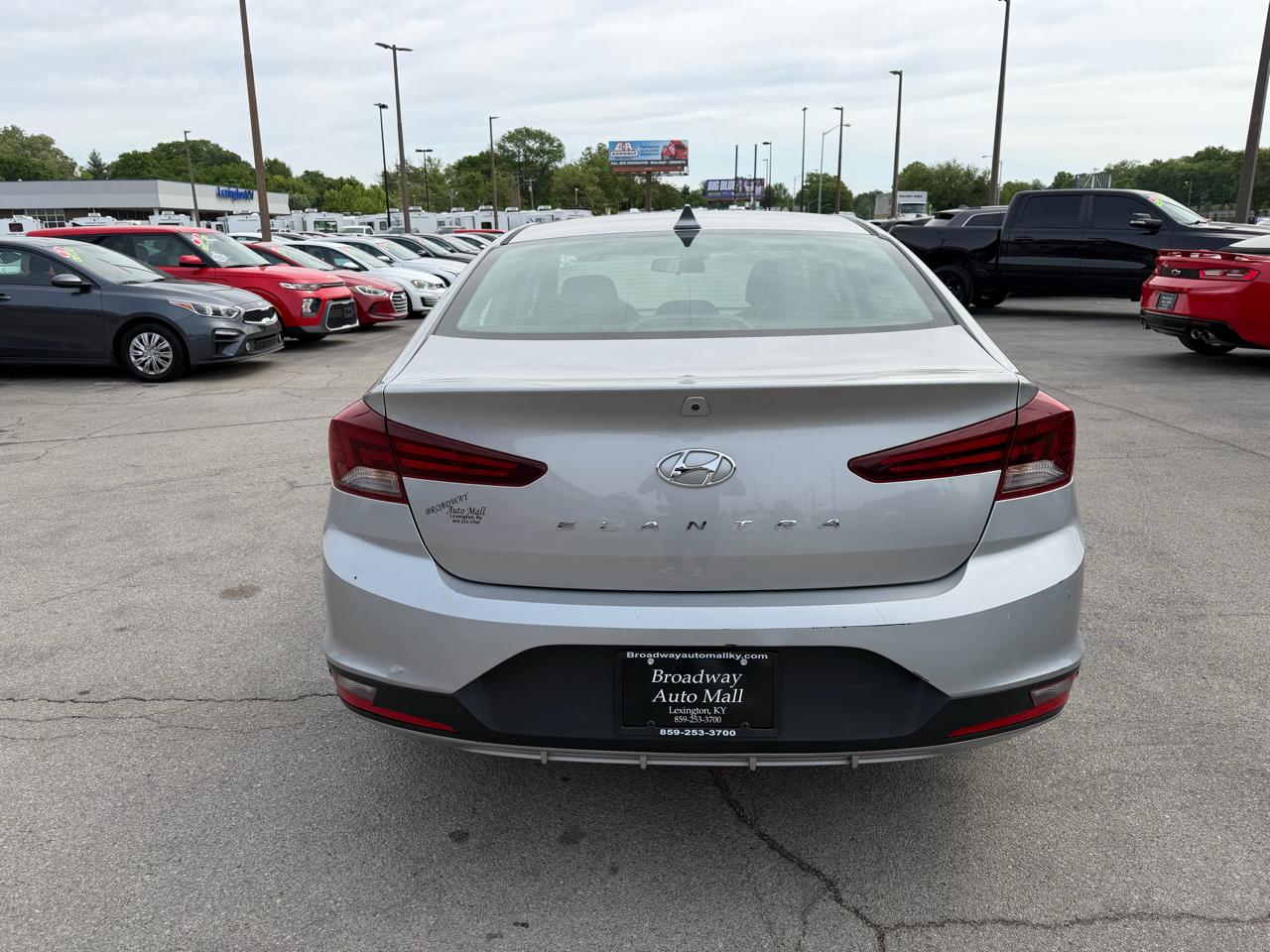 Hyundai Elantra SEL 2020